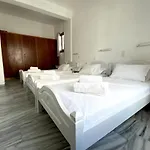 Helliniko * Páros