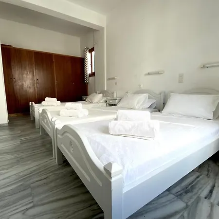 Helliniko * Parikia (Paros)